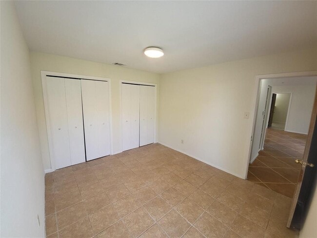 Building Photo - 9712 Eastwend Dr