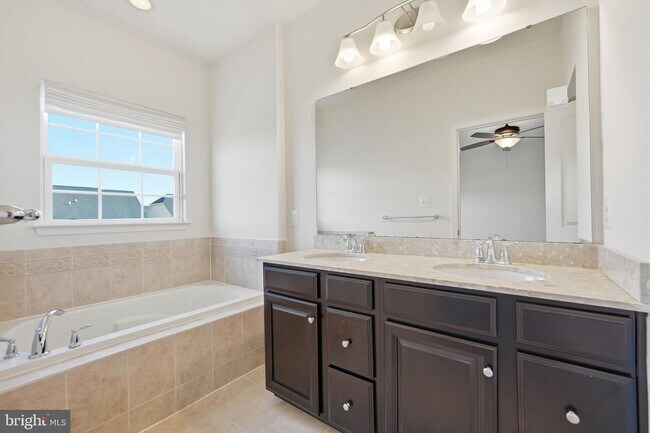 Building Photo - 22447 Bright Sky Dr