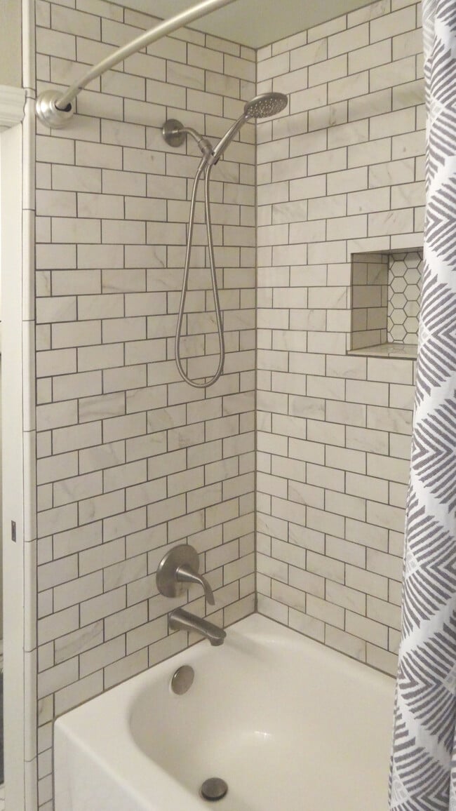 New Shower - 1105 N Sherman St