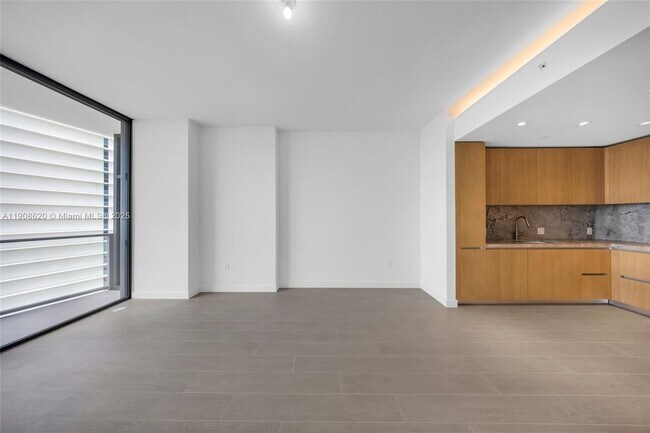 Building Photo - 500 Alton Rd