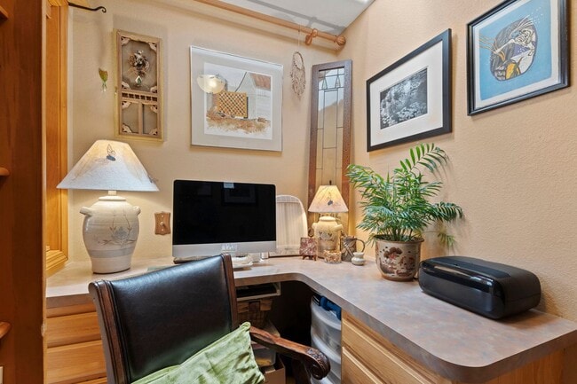 Building Photo - Cozy Green Mountain Falls Cottage