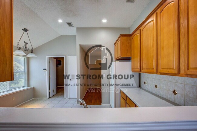 Building Photo - 8533 Brushy Creek Trail