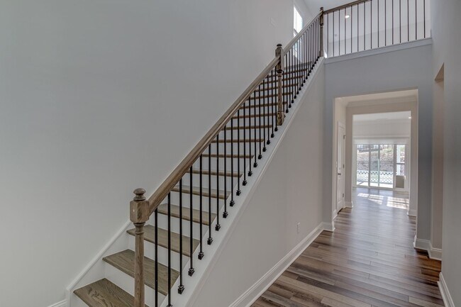 Building Photo - Light & Bright 4BR 3BA house in Tryon, Wak...