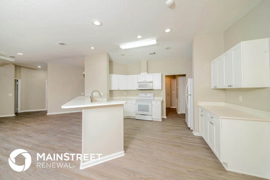 Building Photo - 2516 Jeannin Dr