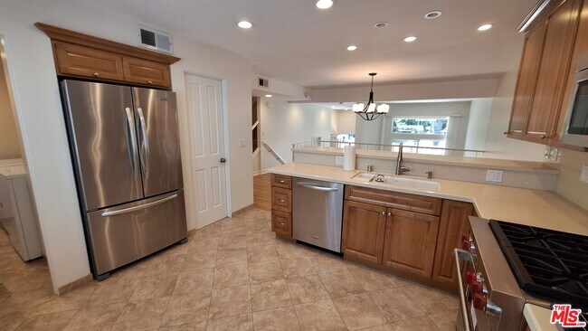 Building Photo - 13055 Mindanao Way