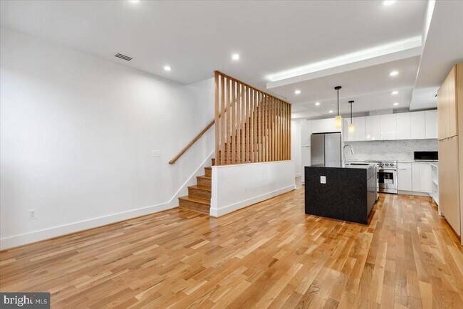 Building Photo - 3169 18th St NW