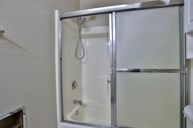 Building Photo - 2820 N Arcadia Ct