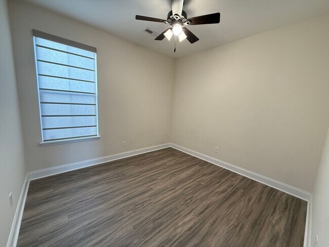 Building Photo - 3 Bedroom 2 Bath House in Brickhope Greens...