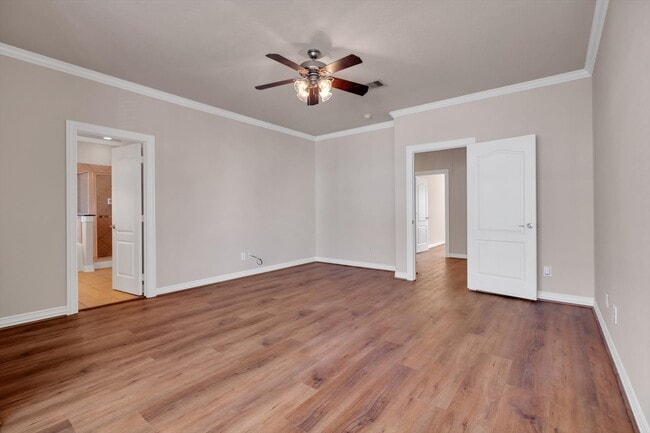 Building Photo - 3414 Home St