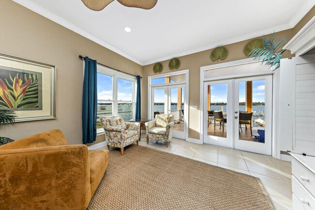 Building Photo - 1232 W Lagoon Ave