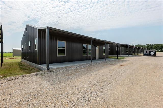 Primary Photo - 51 Maverick Loop