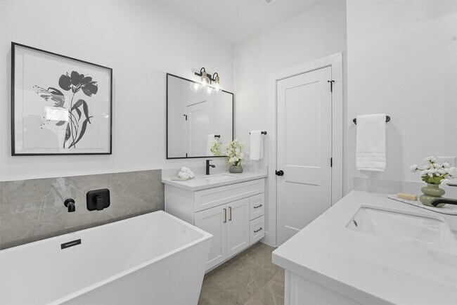 Building Photo - 3903 Pinemont Dr