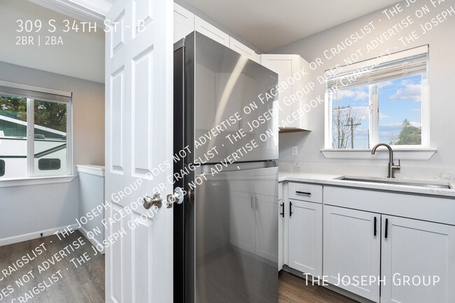 Building Photo - 309 S 34th St