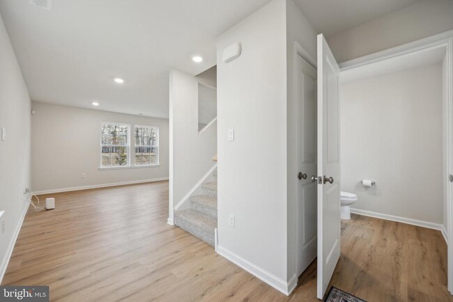 Building Photo - 107 Malibu Dr