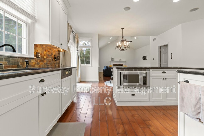 Building Photo - 2 Heather Ln