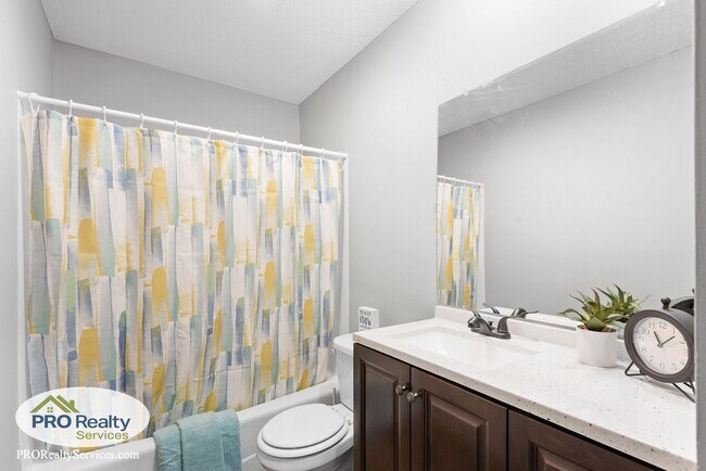 Building Photo - 3 Bedroom House in Oakdale