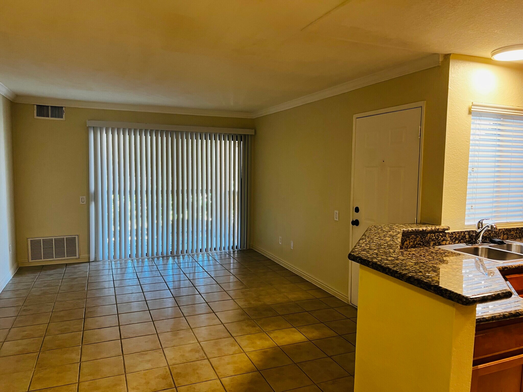 Building Photo - 78650 Avenue 42