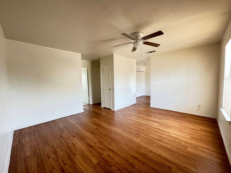 Building Photo - 1904 Windward Dr