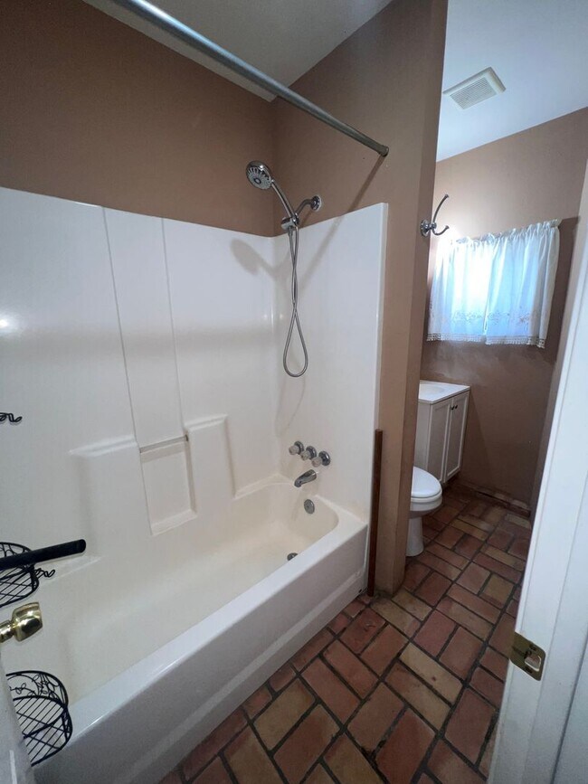 Building Photo - AVAILABLE NOW