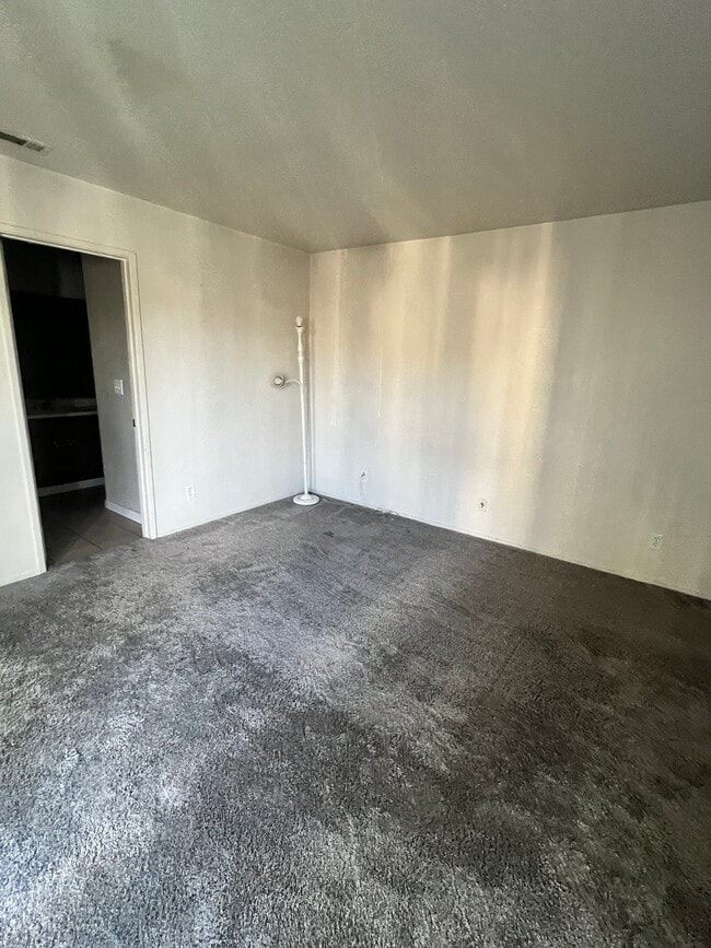 Building Photo - 1604 Porter Way