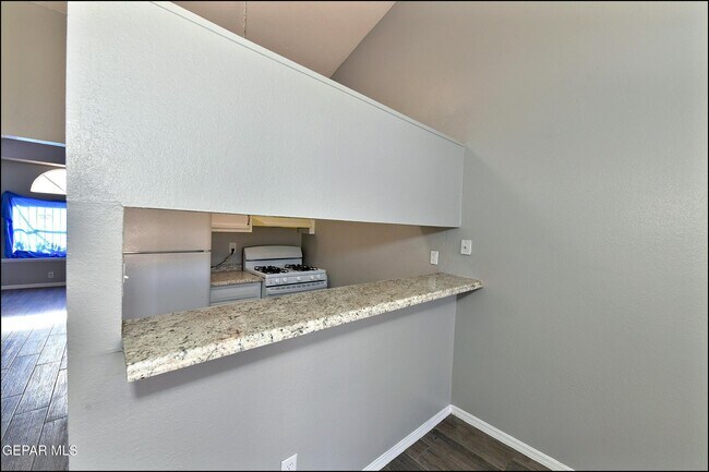 Building Photo - 6023 Bridalveil Dr