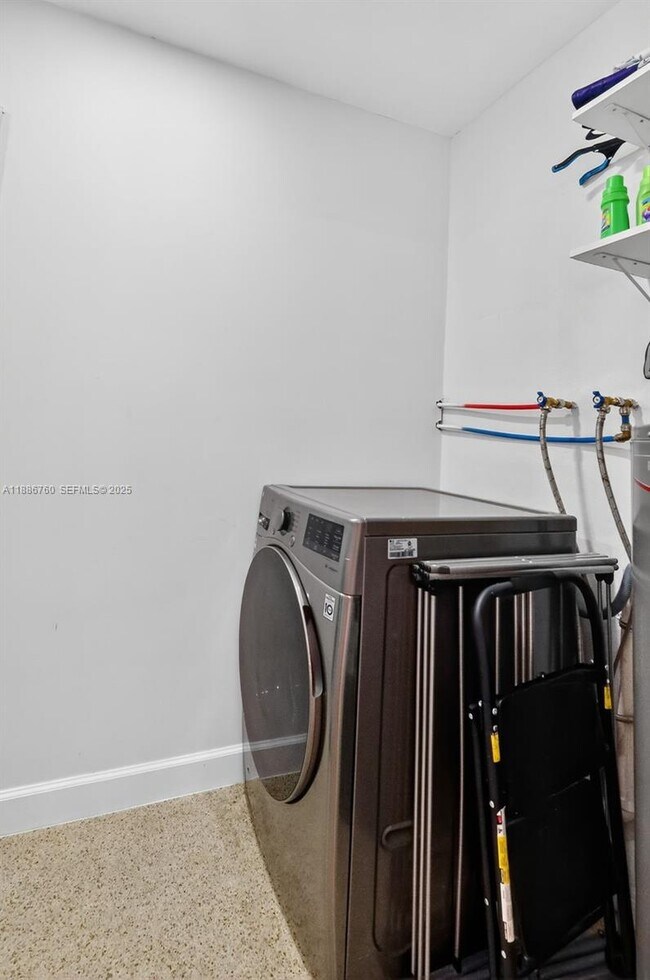 Building Photo - 1820 N 56th Ave