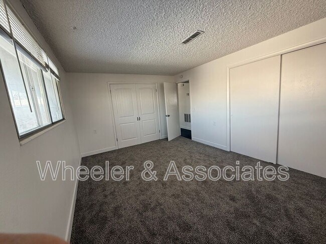 Building Photo - 546 E 450 S