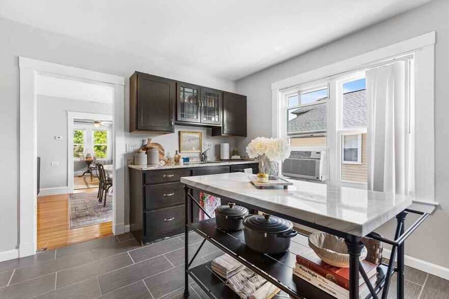 Primary Photo - 30 Burgoyne St