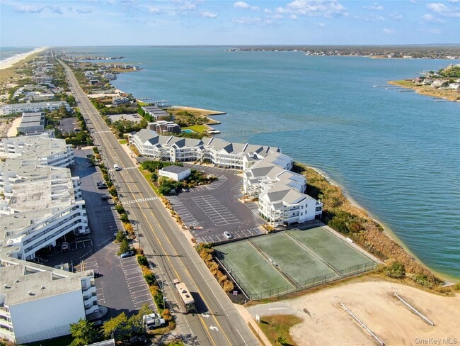 Building Photo - 260 Dune Rd