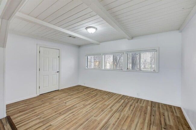 Building Photo - 5511 Beekman Rd