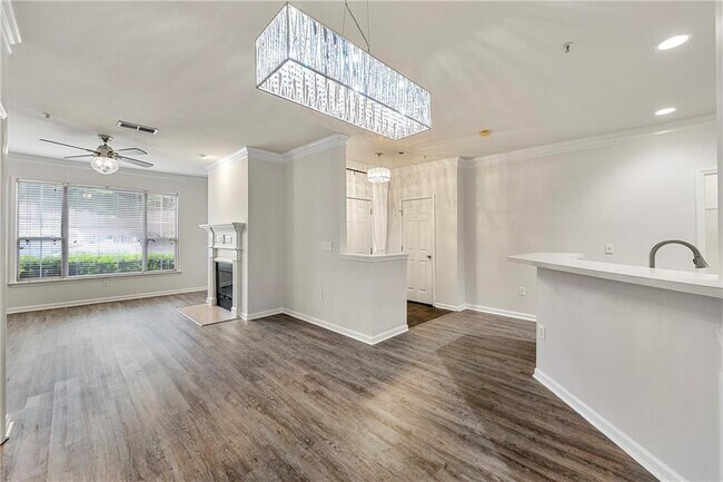 Building Photo - 2400 Cumberland Pkwy SE