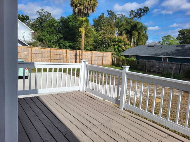 Building Photo - Downtown Rental