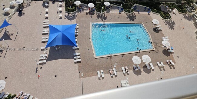 Building Photo - 3180 S Ocean Dr