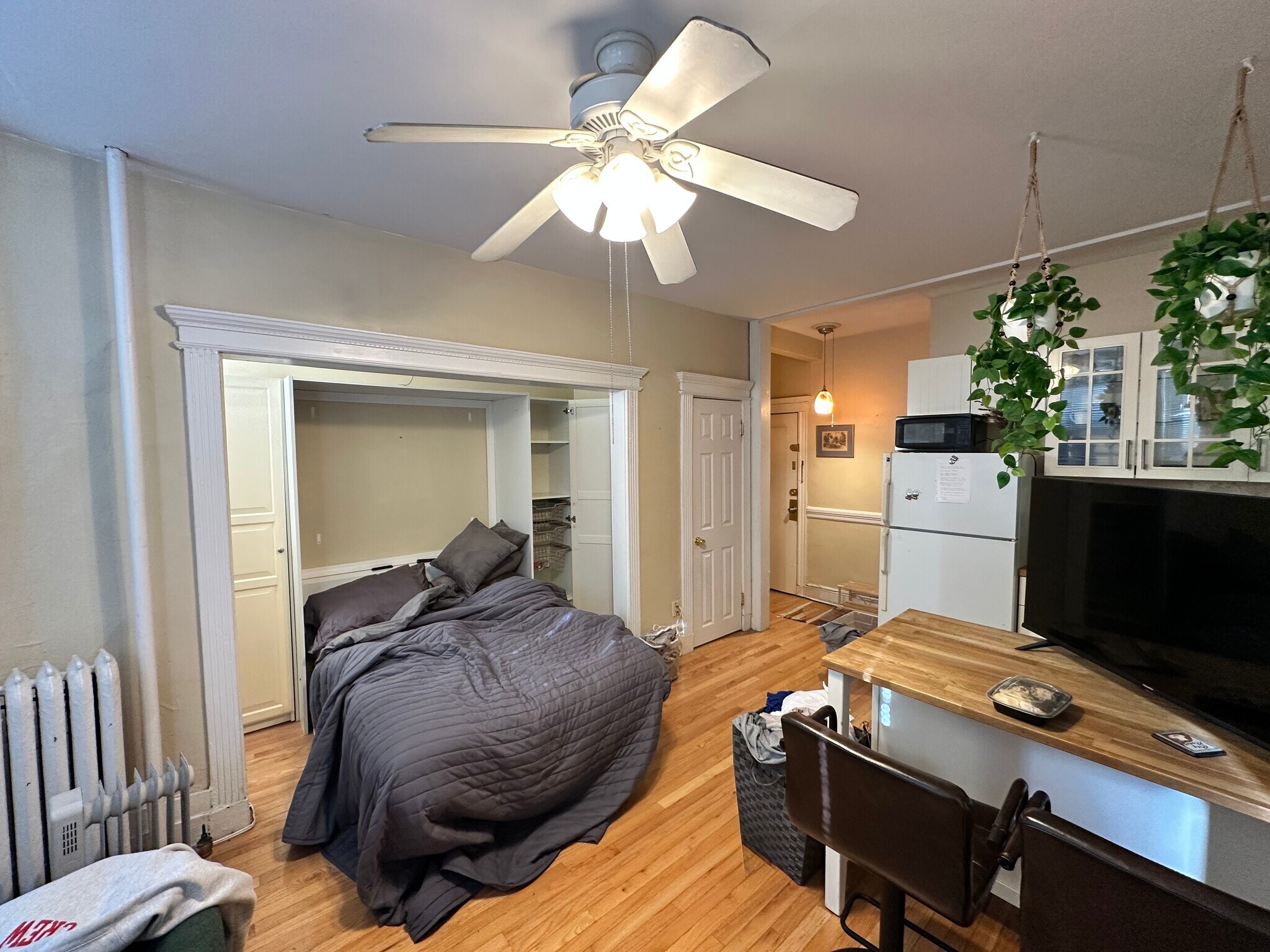 Building Photo - 65 Burbank St