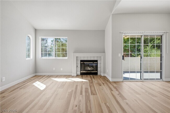 Building Photo - 315 Seine Way