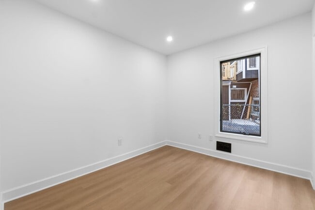 Building Photo - 685 JFK Blvd E