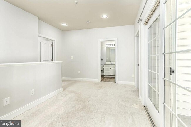 Building Photo - 15158 Kentshire Dr