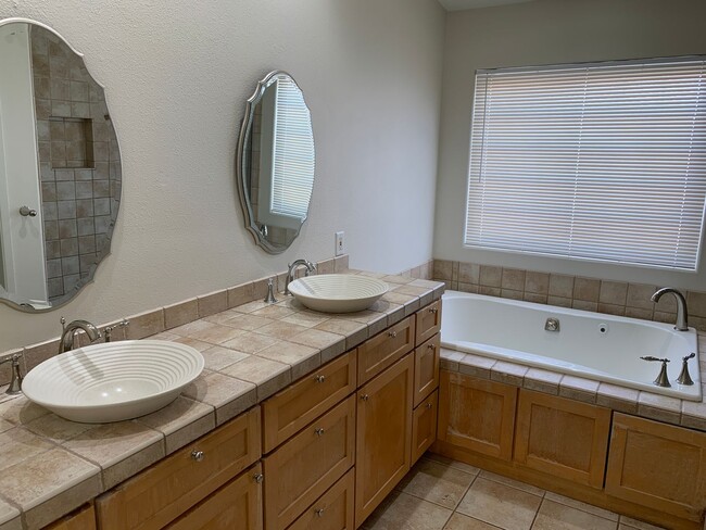 Building Photo - Beautiful 4 Bed | 3 Bath Home in Santee with Downstairs Bedroom & Full Bath!