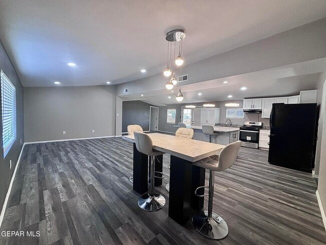 Building Photo - 14741 Bocalusa Ave