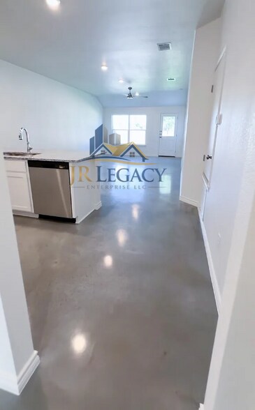 Building Photo - 1146 Lindsey Dr