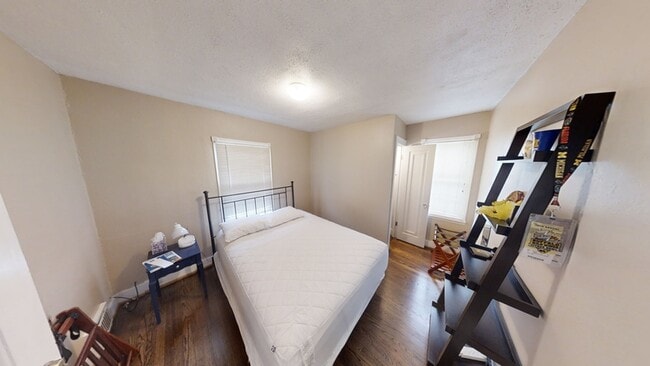 Building Photo - 811 Rose Ave