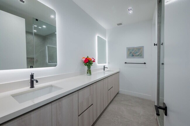 Building Photo - 6864 SW 80th St