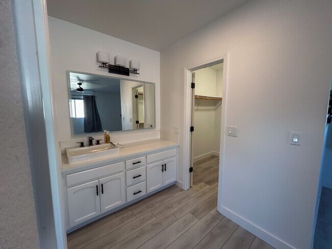 Building Photo - Recently Upgraded Modern Chico Home