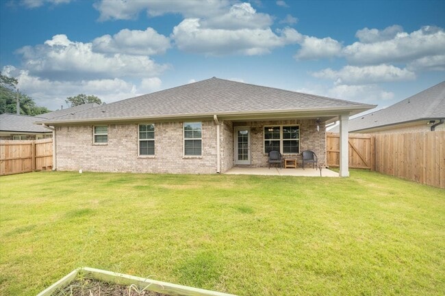 Building Photo - 5961 Uselton Dr