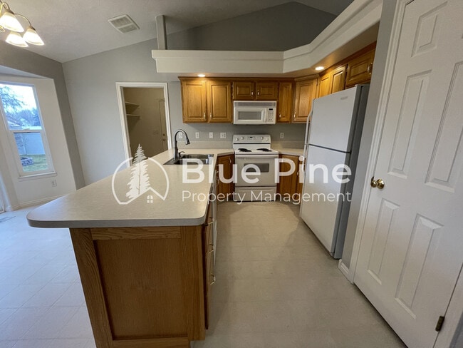 Building Photo - 3863 Ridgeview Cir