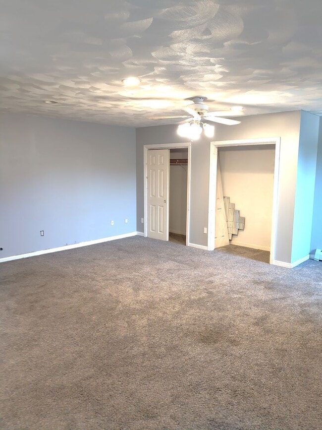Building Photo - ****Cranston West/Stonehill - Single Famil...