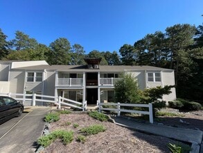 Building Photo - 9 Holland Dr