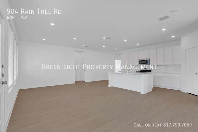 Building Photo - 904 Raintree Rd