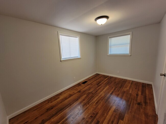 Building Photo - 596 Fredrick St