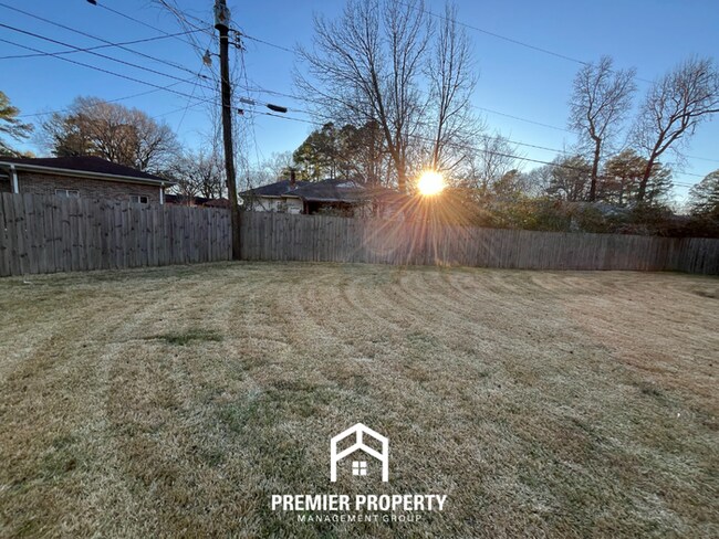 Building Photo - Charming 3BR/1.5BA Memphis Home with Hardwood Floors, Deck & Large Fenced Yard